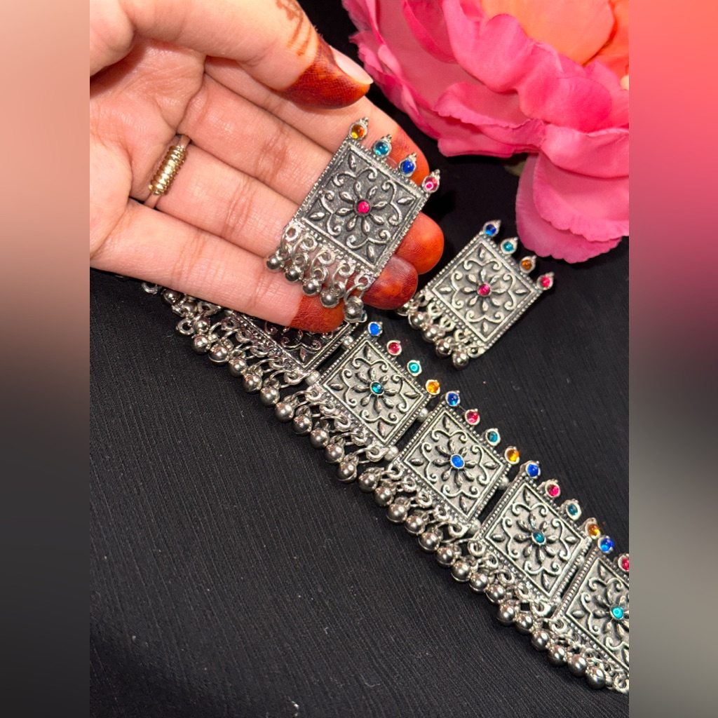 Oxidize Multicolored Choker Set 45$